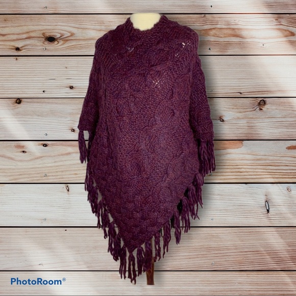 henri bendel Sweaters - Henri Bendel New York Boho Chunky Sweater Poncho